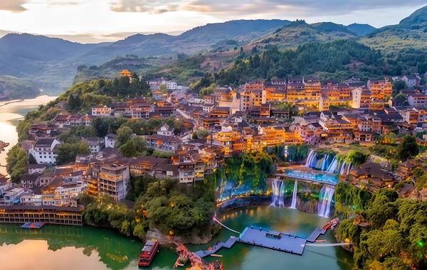 Furong Ancient Town:From the Thousand-year-old King Village to the Legend of the Movie on the Waterfall-2