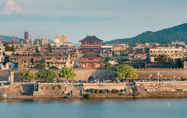 Xiangyang Ancient City: Un'epopea millenaria di offesa e difesa come la 