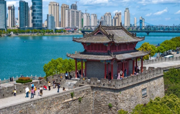 Xiangyang Ancient City: Un'epopea millenaria di offesa e difesa come la 