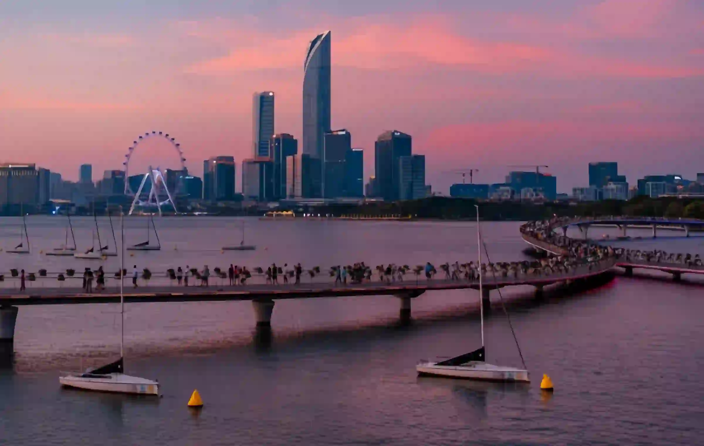 Jinji Lake: A Colorful Symphony from Industrial Park Depression to Modern Urban Waterfront