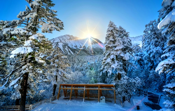 ハイルーゴウ氷河:リーチ内の氷の年齢と雪の温泉の秘密の領域-3