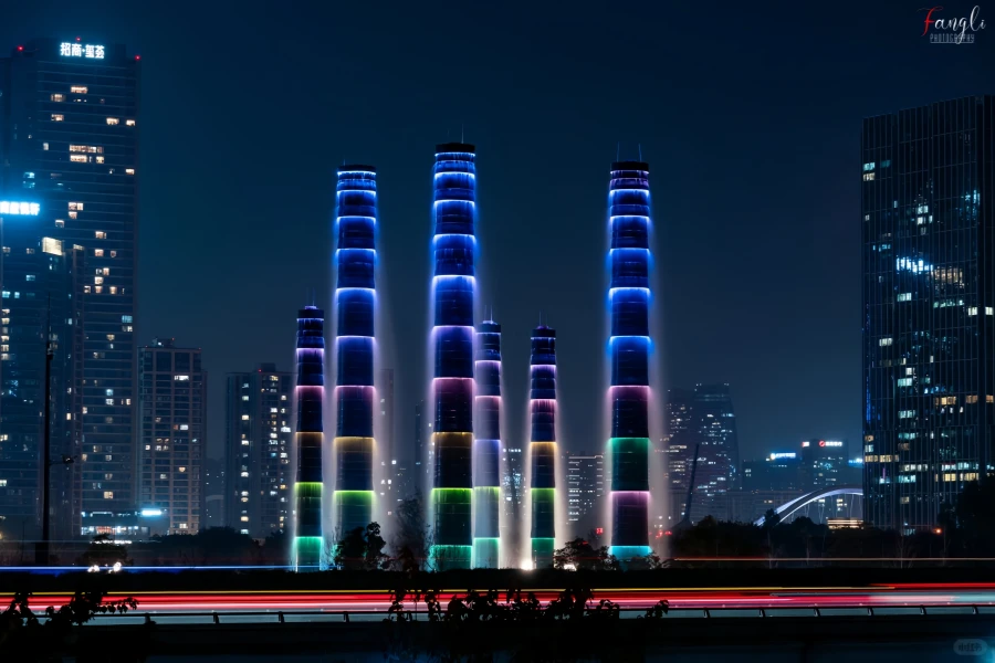 Chengdu SKP Turm: Eine Reise durch einen zukünftigen Wasserturm und Lichtkunst im Stadtzentrum