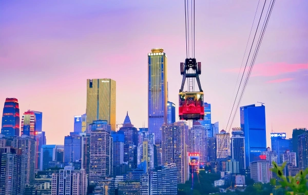 Chongqing Yangtze River Night Tour: A Star River Epic Flowing on the Backbone of the Mountain City