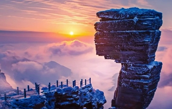 Fanjing Mountain: A Pilgrimage to the Sky City and Pure Land Above the Clouds-2