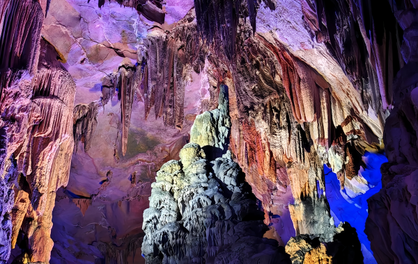 مقهى (ريد فلوت) (A Journey of Rebirth from an Ancient Underground River to an underground Art Palace)-4
