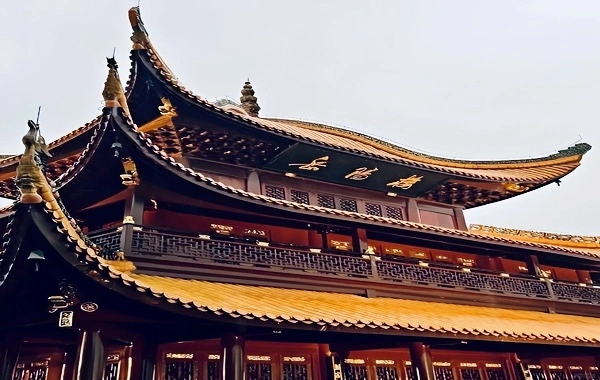 Yueyang Tower:A Journey to the Foremost of the